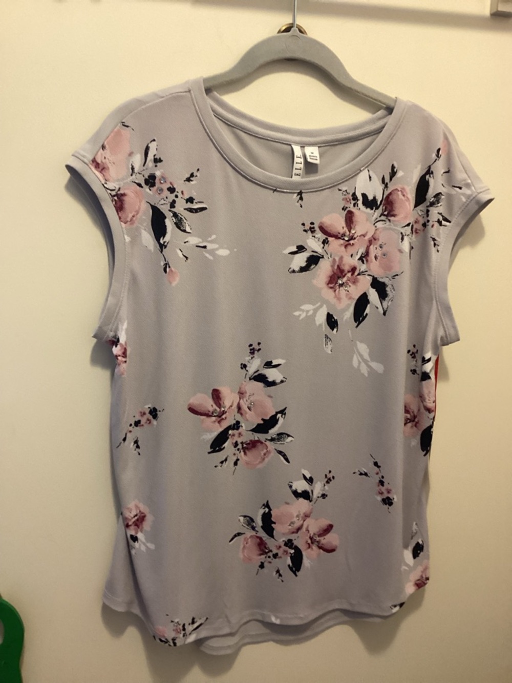 Elle Gray Floral Sleeveless Top.  Size M